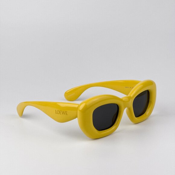 Loewe INFLATED Sunglasses – Yellow Frame with Grey Lenses | Model LW40117I 39A - Picture 4 of 13